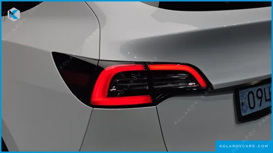 TESLA MODEL Y STANDARD RANGE RWD