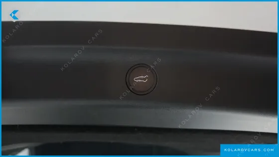 TESLA MODEL Y STANDARD RANGE RWD