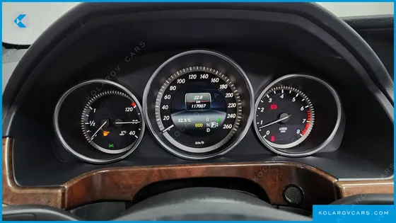 MERCEDES E-CLASS E300 ELEGANCE