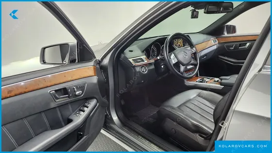 MERCEDES E-CLASS E300 ELEGANCE