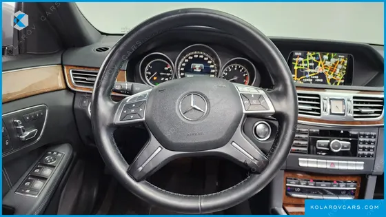MERCEDES E-CLASS E300 ELEGANCE