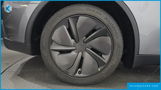 TESLA MODEL Y PREMIUM LONG RANGE AWD