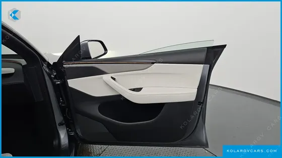 TESLA MODEL Y PREMIUM LONG RANGE AWD