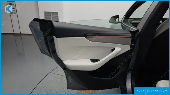 TESLA MODEL Y PREMIUM LONG RANGE AWD