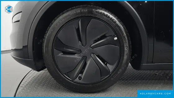 TESLA MODEL Y PREMIUM RWD