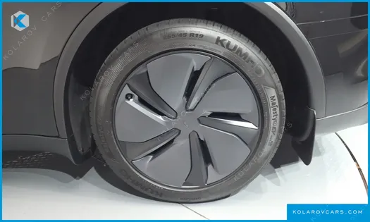 TESLA MODEL Y RWD