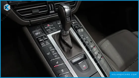 PORSCHE MACAN 2.0