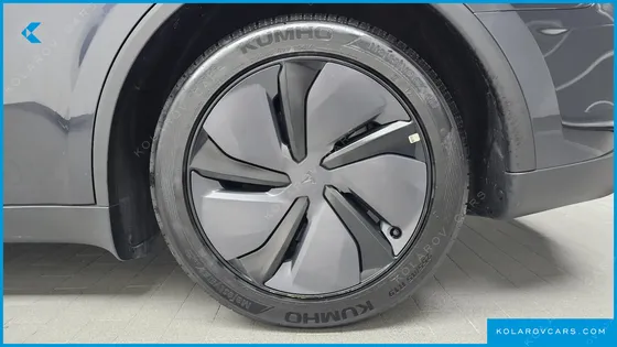 TESLA MODEL Y PREMIUM LONG RANGE AWD