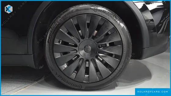 TESLA MODEL Y LONG RANGE AWD