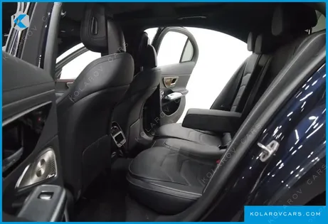 MERCEDES E-CLASS E300 4MATIC AMG LINE