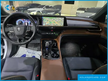 TOYOTA CROWN 2.5 4WD HYBRID