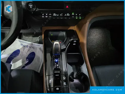 TOYOTA CROWN 2.5 4WD HYBRID
