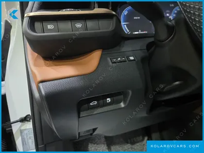 TOYOTA CROWN 2.5 4WD HYBRID