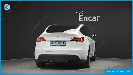 TESLA MODEL Y STANDARD RANGE RWD