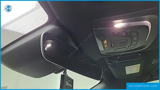 TOYOTA CROWN 2.5 4WD HYBRID