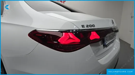 MERCEDES E-CLASS E200 AVANTGARDE