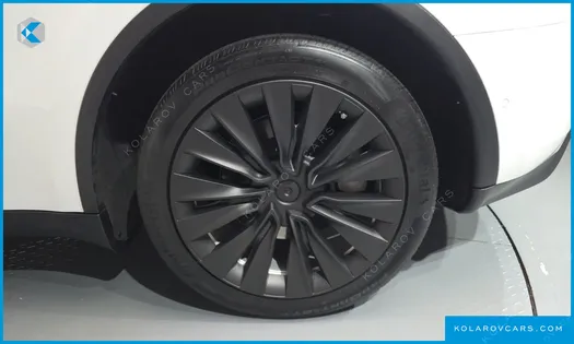 TESLA MODEL Y LONG RANGE AWD
