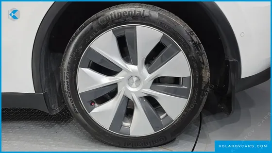 TESLA MODEL Y LONG RANGE AWD
