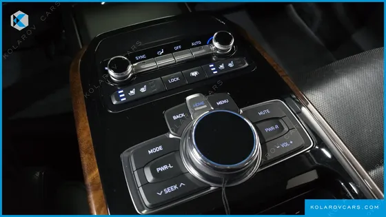 GENESIS EQ900 3.8 GDI AWD