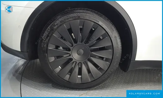 TESLA MODEL Y LONG RANGE AWD