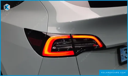 TESLA MODEL Y LONG RANGE AWD
