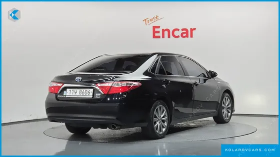 TOYOTA CAMRY HYBRID XLE