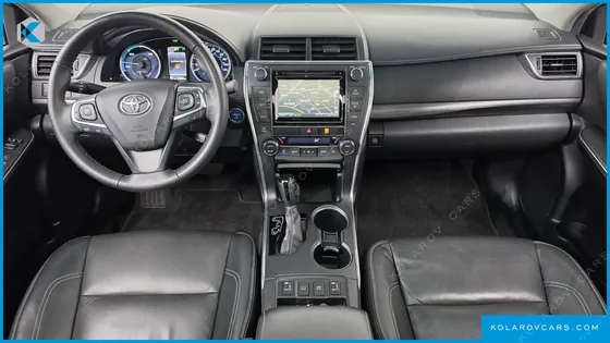 TOYOTA CAMRY HYBRID XLE