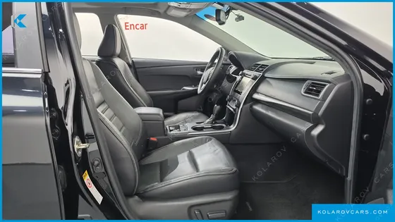 TOYOTA CAMRY HYBRID XLE
