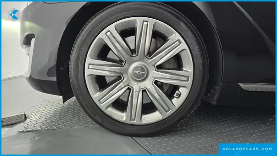 GENESIS EQ900 5.0 GDI AWD LIMOUSINE