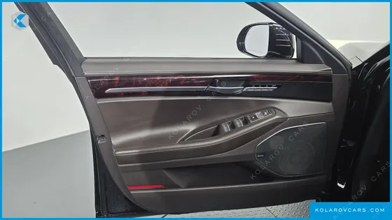 GENESIS EQ900 5.0 GDI AWD LIMOUSINE