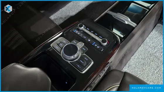 GENESIS EQ900 5.0 GDI AWD LIMOUSINE