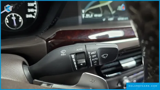 GENESIS EQ900 5.0 GDI AWD LIMOUSINE