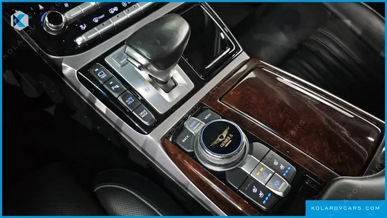 GENESIS EQ900 5.0 GDI AWD LIMOUSINE