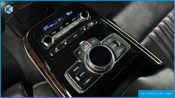 GENESIS EQ900 3.8 GDI AWD