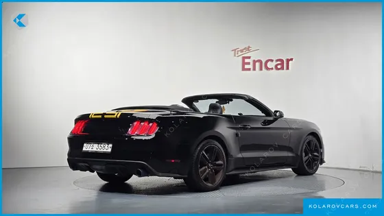 FORD MUSTANG CONVERTIBLE