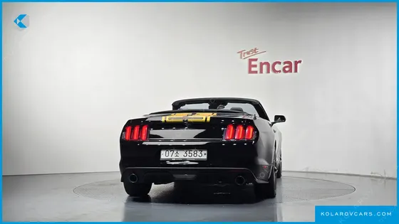FORD MUSTANG CONVERTIBLE