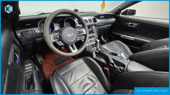 FORD MUSTANG CONVERTIBLE