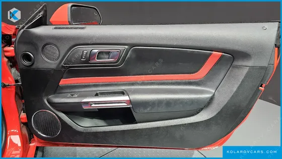 FORD MUSTANG CONVERTIBLE