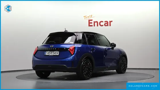MINI COOPER 5 DOOR FAVOURED