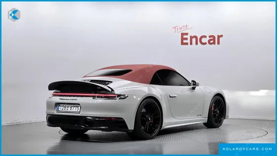 PORSCHE 911 CARRERA 4 GTS CABRIOLET