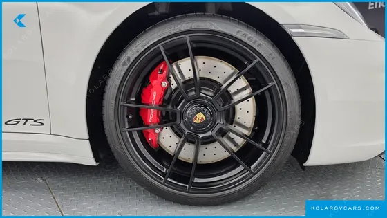 PORSCHE 911 CARRERA 4 GTS CABRIOLET