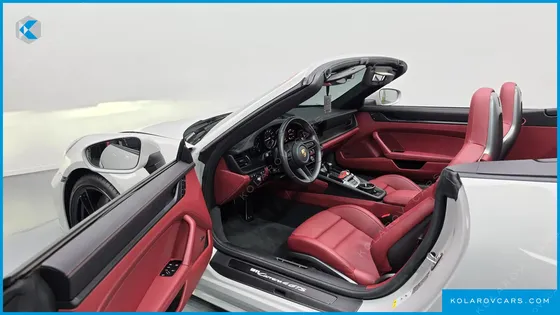 PORSCHE 911 CARRERA 4 GTS CABRIOLET