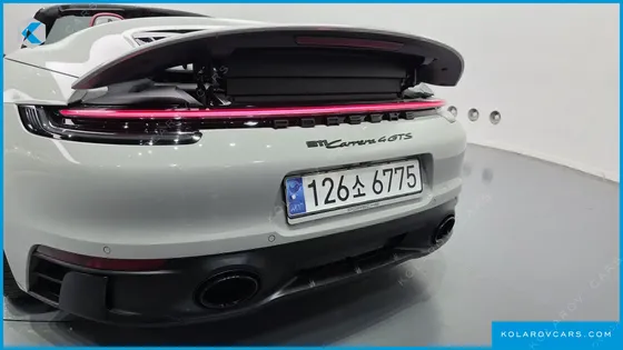 PORSCHE 911 CARRERA 4 GTS CABRIOLET