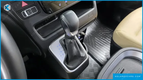 HYUNDAI STARIA NONE