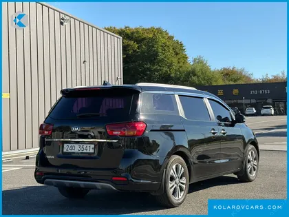 KIA CARNIVAL 9-SEATER LUXURY