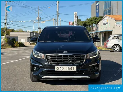 KIA CARNIVAL 9-SEATER LUXURY