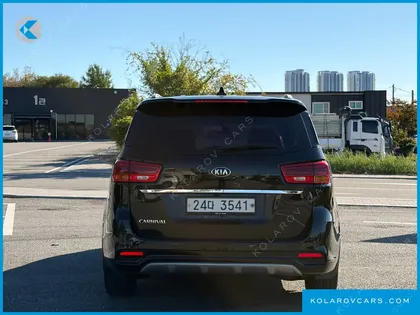 KIA CARNIVAL 9-SEATER LUXURY