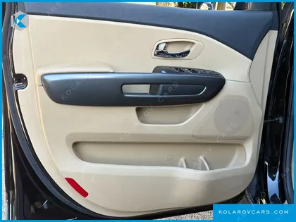 KIA CARNIVAL 9-SEATER LUXURY