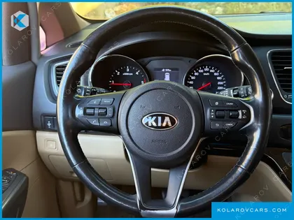 KIA CARNIVAL 9-SEATER LUXURY