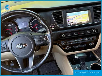 KIA CARNIVAL 9-SEATER LUXURY